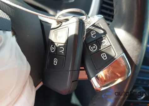 2021 Volkswagen Atlas 2.0T Sel from USA, damaged, VIN 1V2BP2CA7MC515343